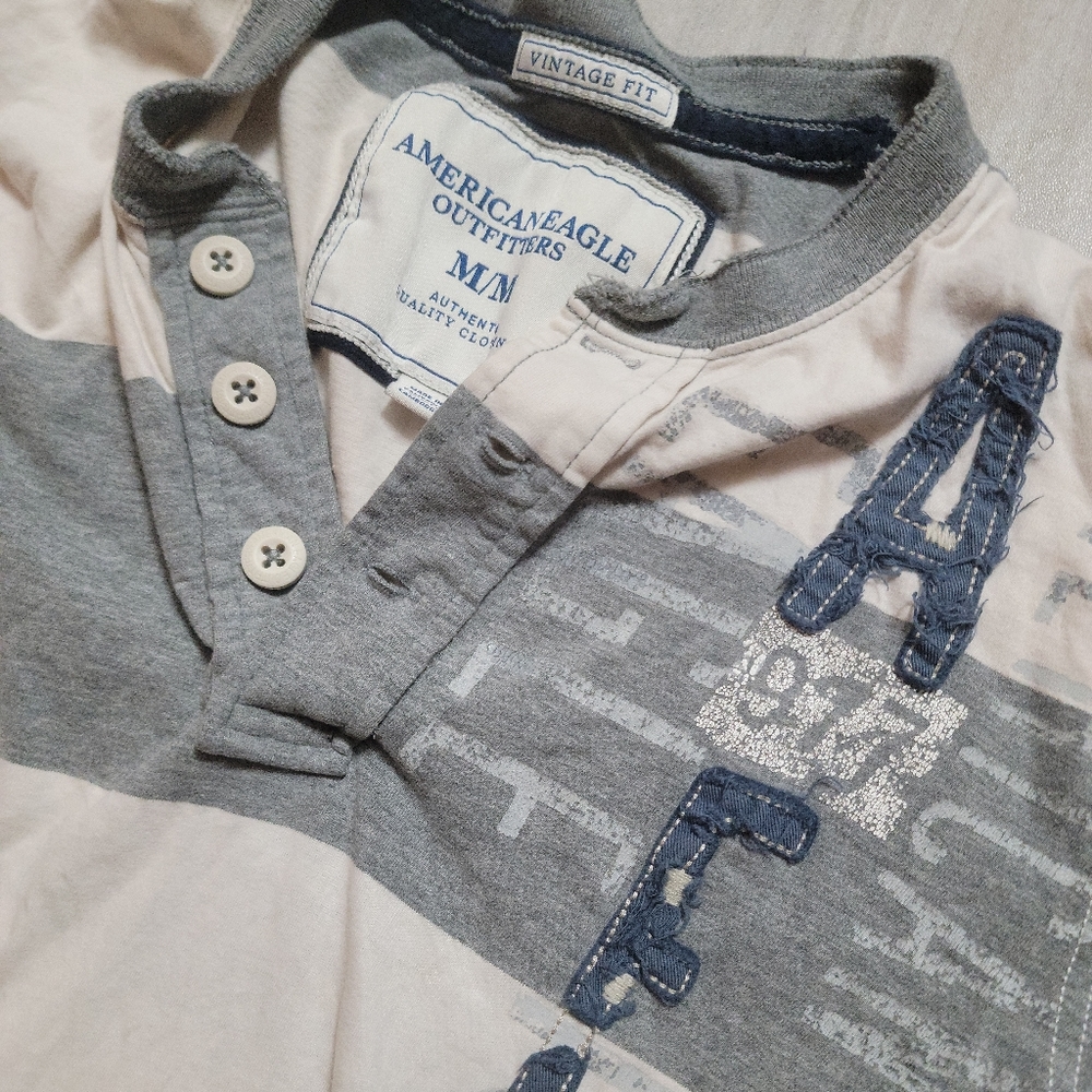 👚 TOPS | American Eagle Shirt Size M